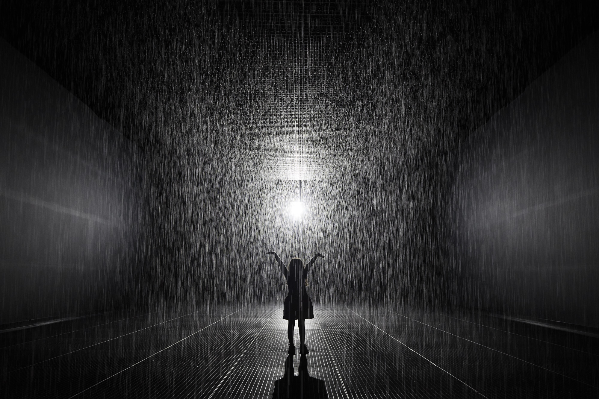 Rain room. Комната дождя. Дождливая комната. Дождевая комната. Комната дождя в Лондоне.